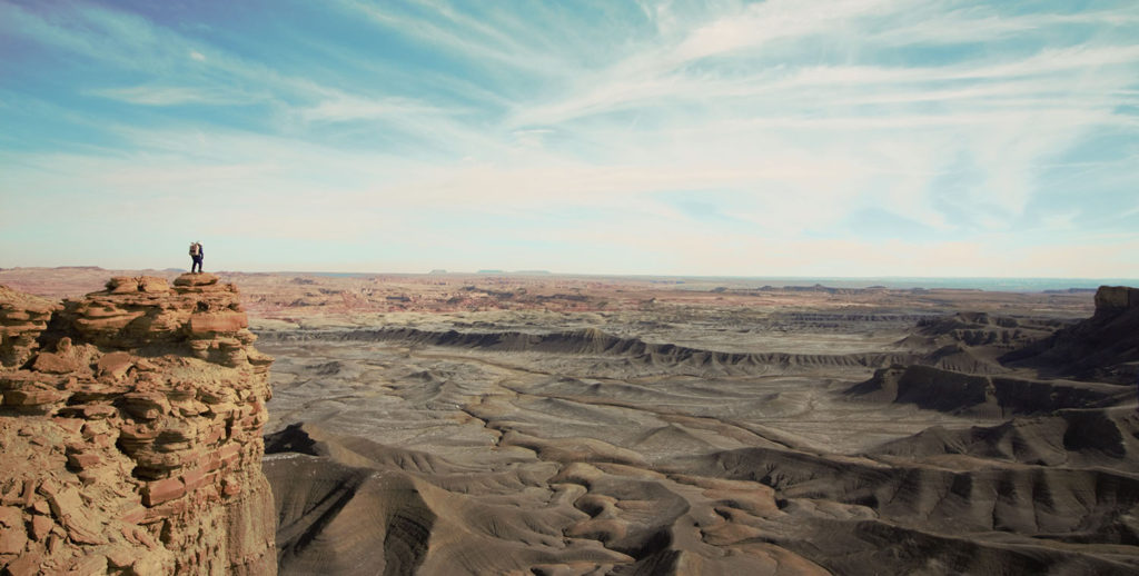 Learn on Mars : Idriss Sisaïd, crew engineer, during the mission in Utah.