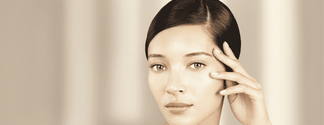 CLARINS forma le proprie beauty consultant tramite il Mobile Learning