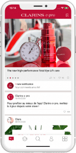 clarins personnalisation application mobile learning Photo d'un Iphone contenant une formation Clarins personnalisée